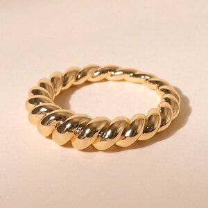 Lulus Twist It Up 14kt Gold Ring - Size 6